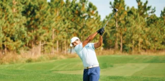 Aaron Rai gewinnt die PGA Championship 2026: Erster Major-Titel für den Engländer Aaron Rai beim Abschlag auf dem Fairway